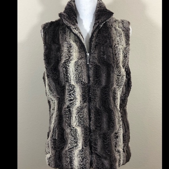 Jackets & Blazers - BEAUTIFUL FAUX FUR VEST